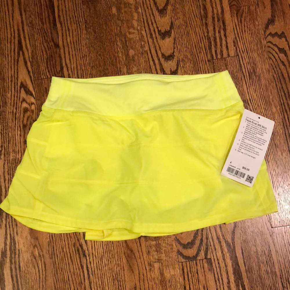 Lululemon Highlight Yellow Pace Rival Skirt size 4